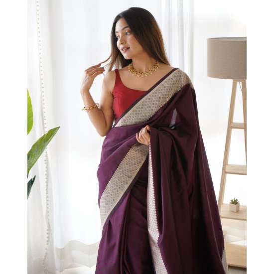 Party wear Plain Purple Silk Saree Golden border at Rs.700/Piece in  aurangabad offer by Hoorain Collection