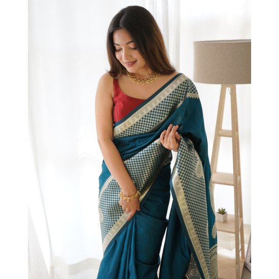 New trendy colour soft silk saree online with attach blouse piece